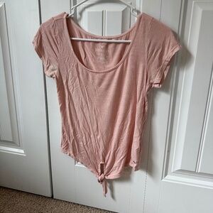 American Eagle Outfitters light pink t-shirt